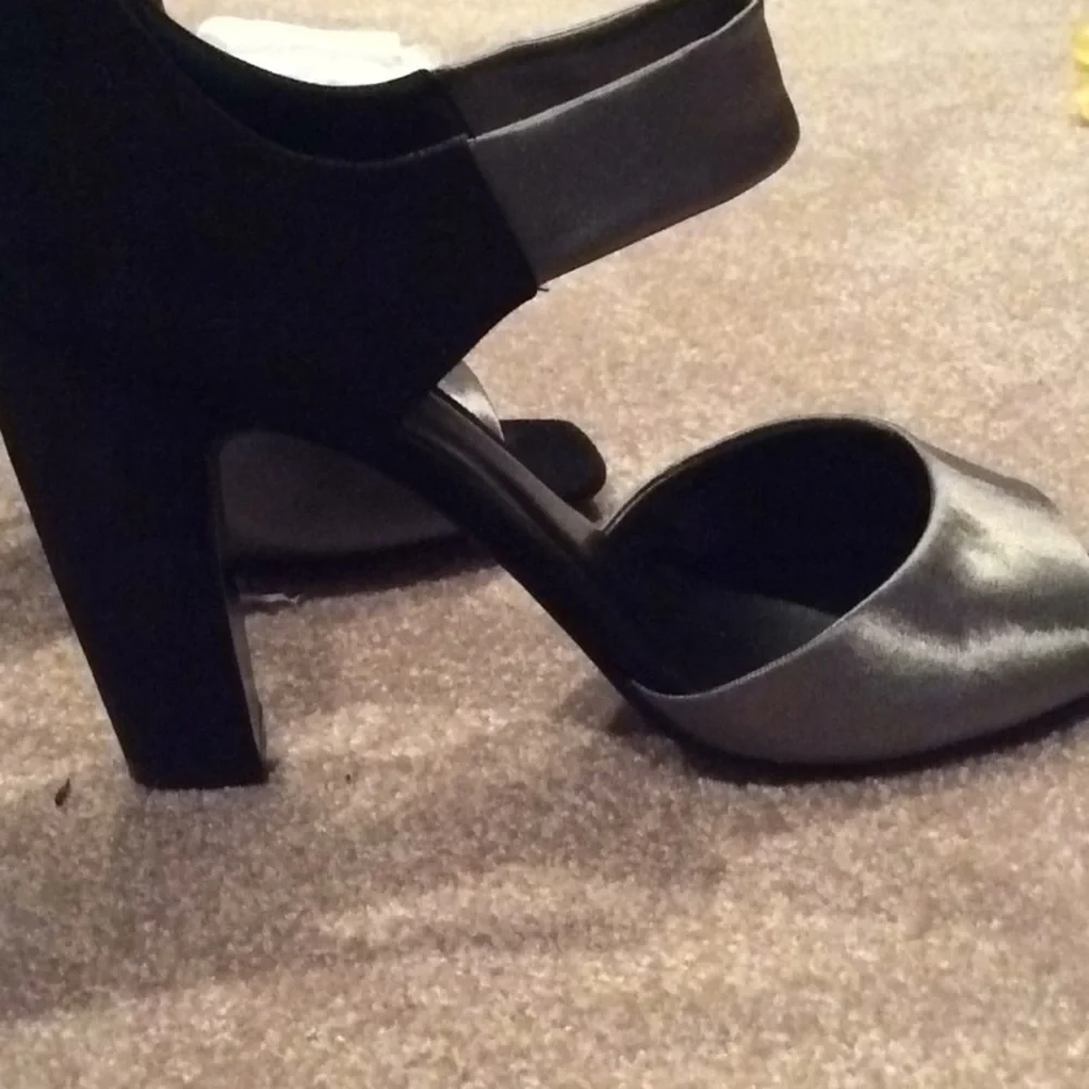 Nine west black suede heels, gray satin, new, 9.5